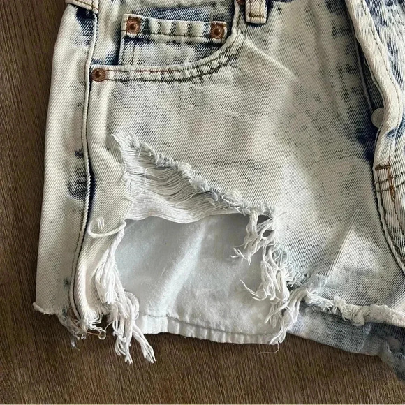 Pull & Bear Distressed Denim Shorts - Acid Wash - Size XS - Picture 8 of 10